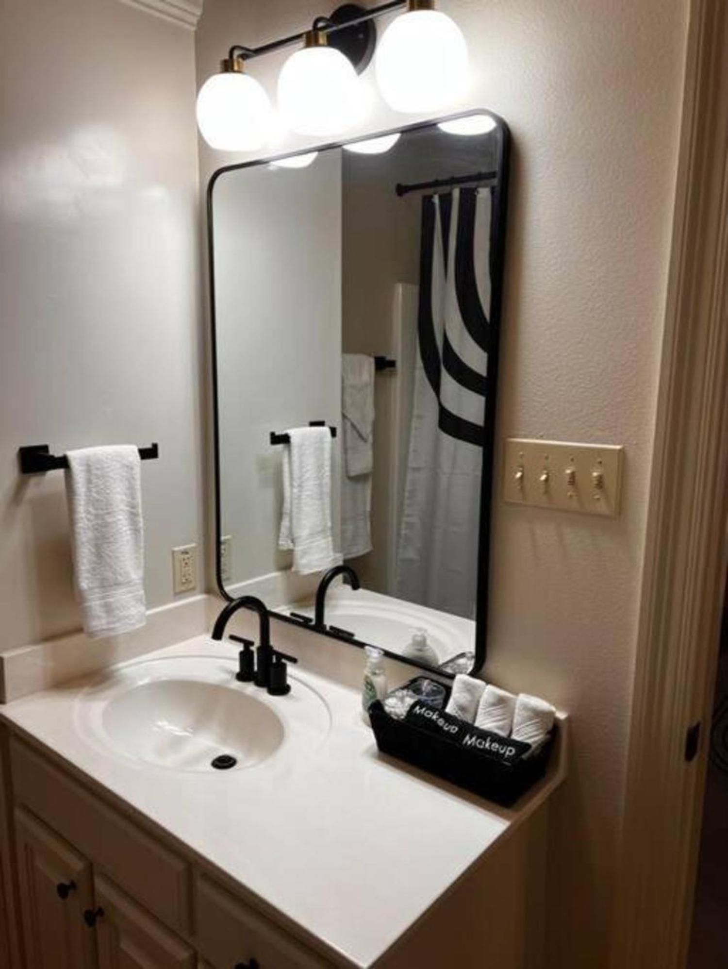 Stylish & Romantic Home, Long-Term Friendly, King Baton Rouge Exteriör bild